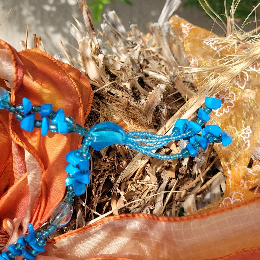 Turquoise stone and beaded necklace, Stunning 😍